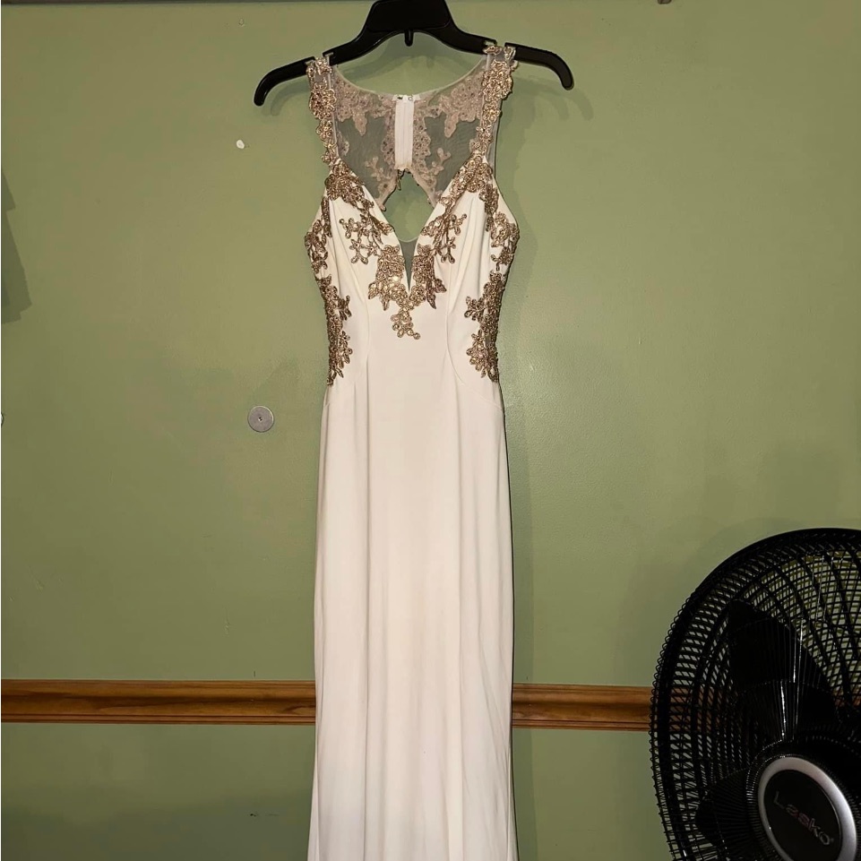 Gorgeous White And Gold Prom Dress!!